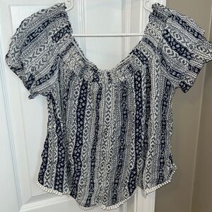 Cropped off the shoulders shirt